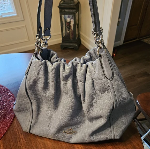 EUC Coach Shoulder Bag - Picture 1 of 5